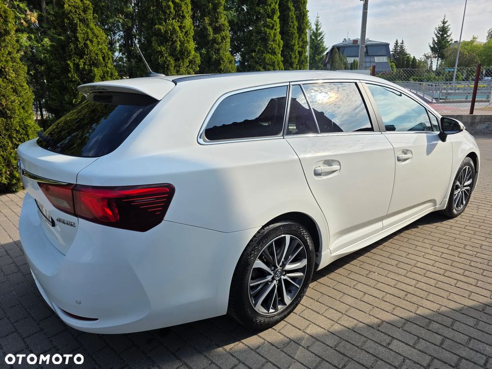 Toyota Avensis 2.0 Prestige MS - 6