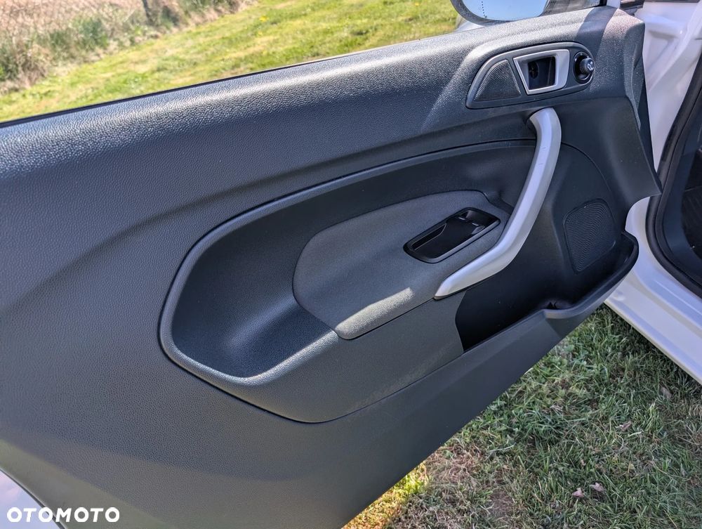 Ford Fiesta 1.25 Trend Edition - 28