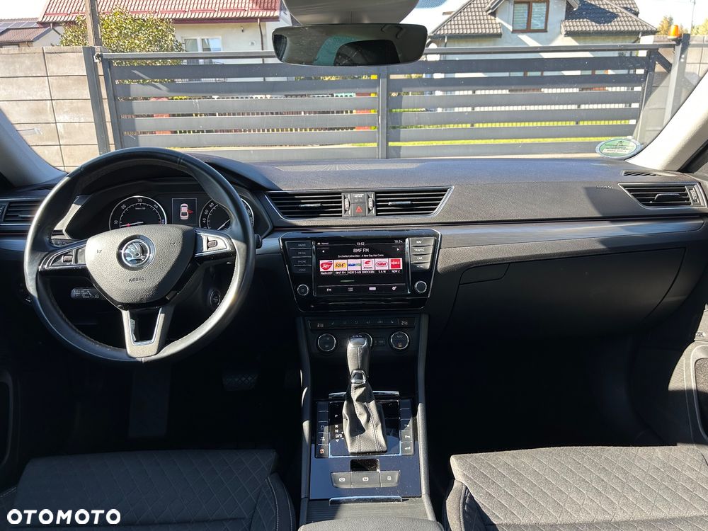 Skoda Superb 2.0 TDI DSG Premium Edition - 35