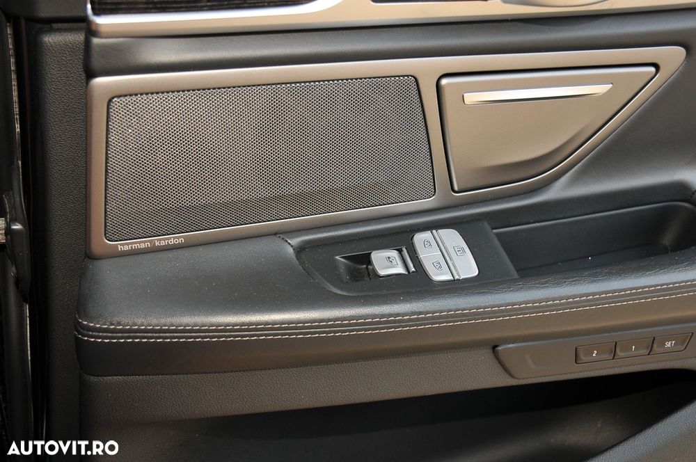 BMW 7 Series 2019 — imagine 37