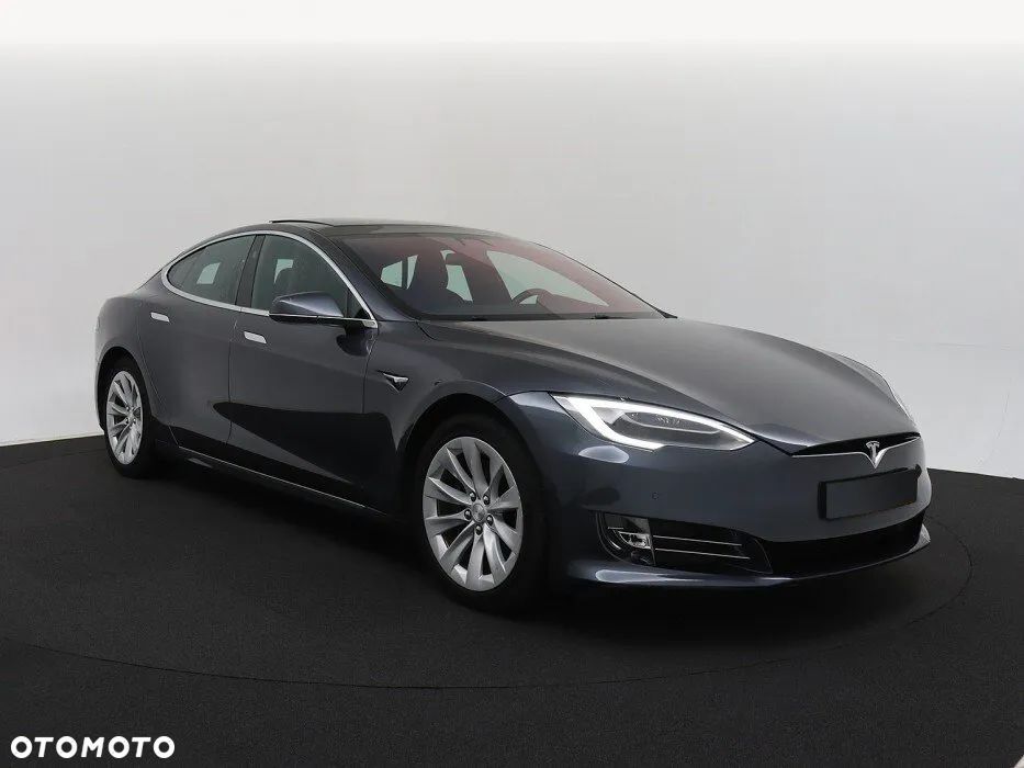 Tesla Model S - 1