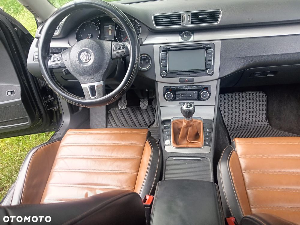 Volkswagen Passat - 2