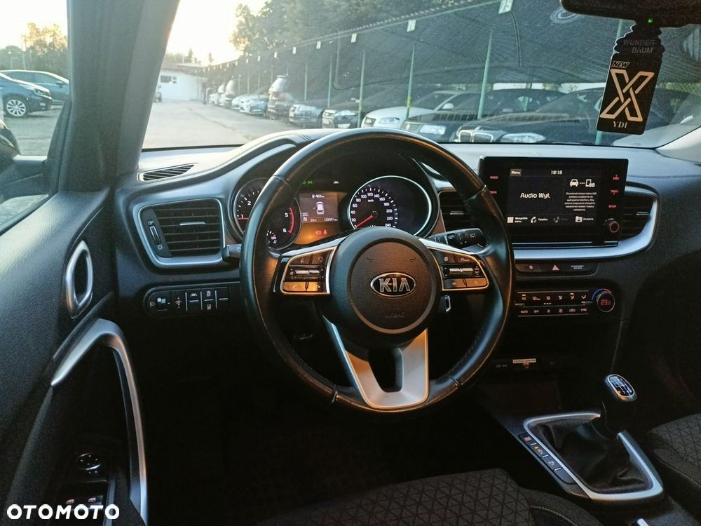 Kia Ceed - 34