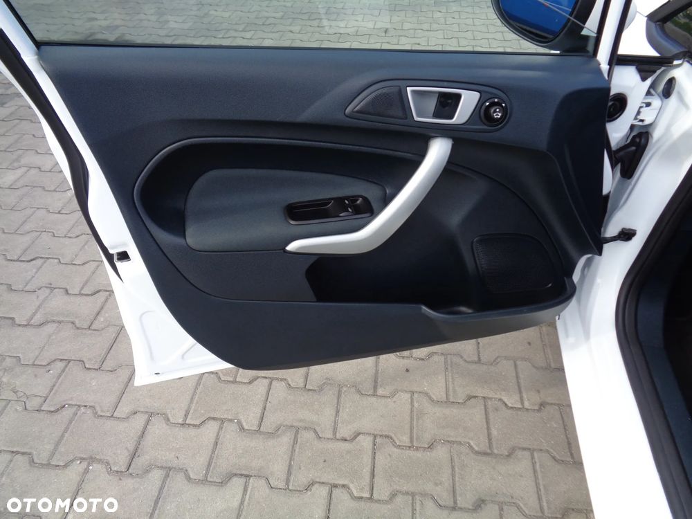 Ford Fiesta 1.25 Titanium EU5 - 18