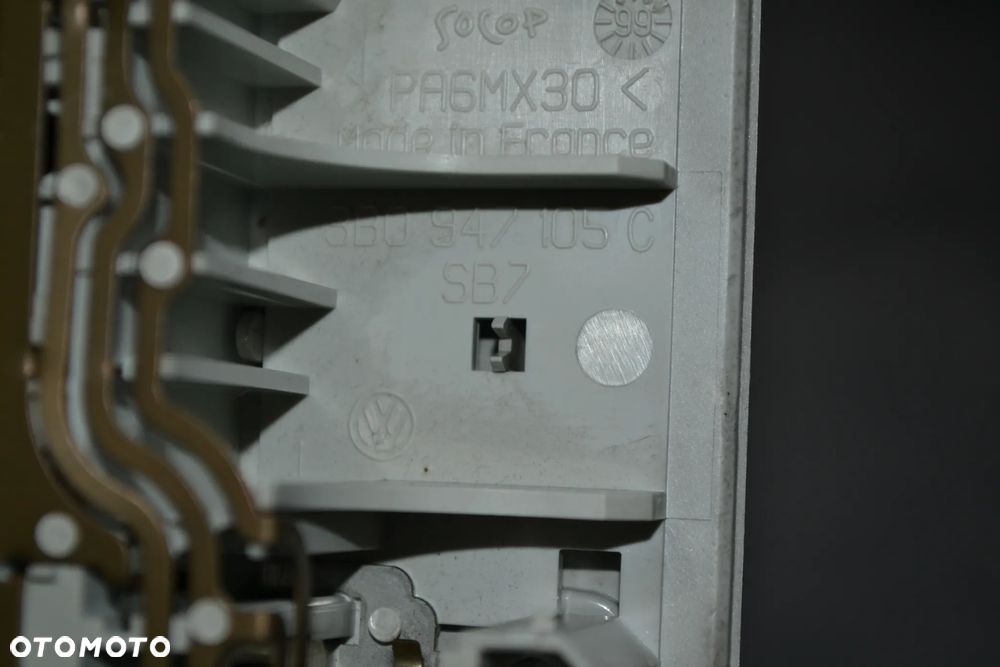 VW GOLF IV BORA PASSAT B5 FL LEON CADDY TOURAN LAMPKA WNĘTRZA PODSUFITKI 3B0947105C - 4