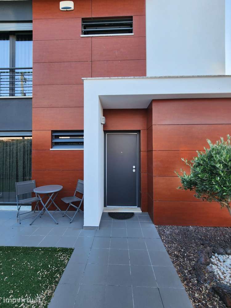 Moradia T4 isolada | Piscina | Cave | Garagem - Grande imagem: 2/16