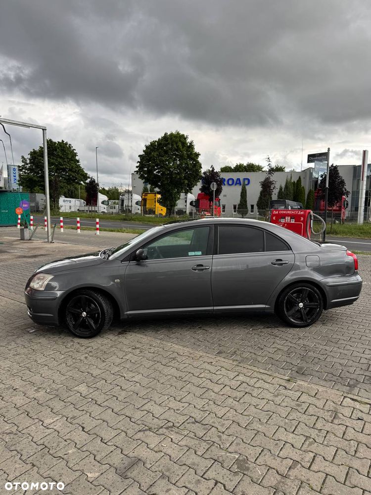 Toyota Avensis 1.6 VVT-i Luna - 3