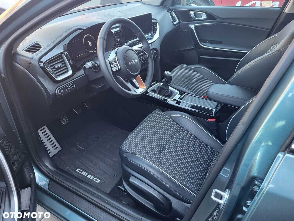 Kia Ceed - 14