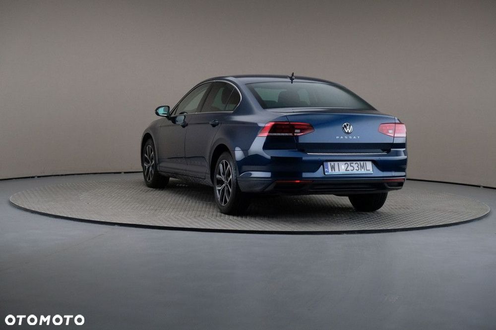 Volkswagen Passat - 2