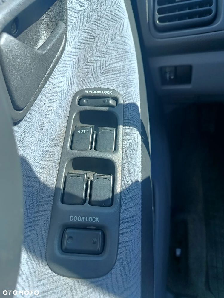 Suzuki Liana 1.6 - 12