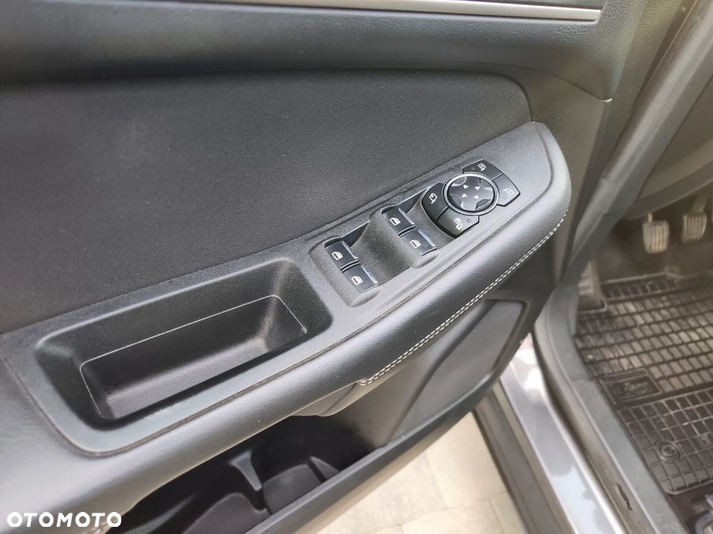 Ford S-Max - 31