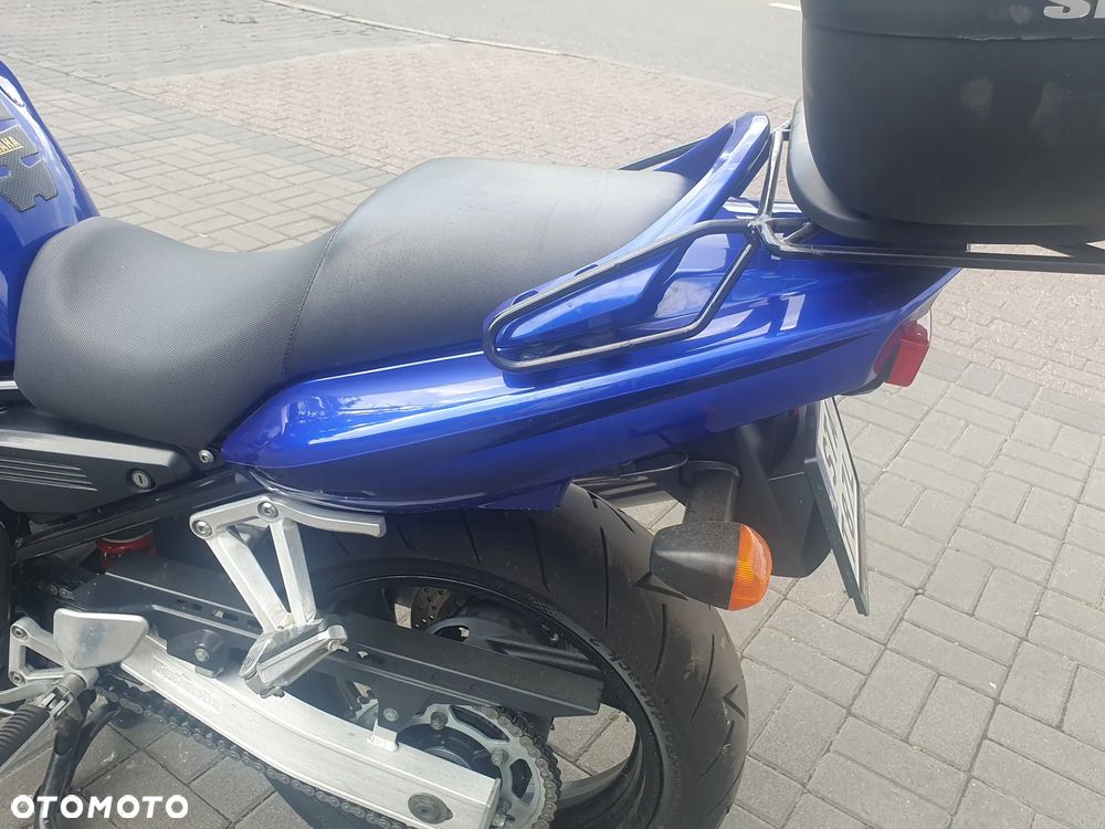 Yamaha FZS - 24
