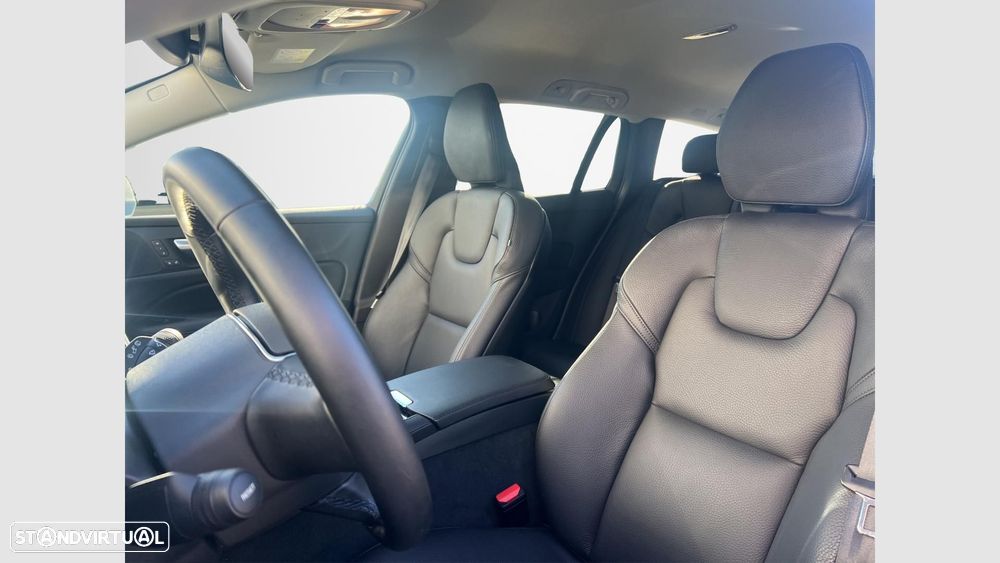 Volvo V60 2.0 T6 AWD TE Plus Bright - 11