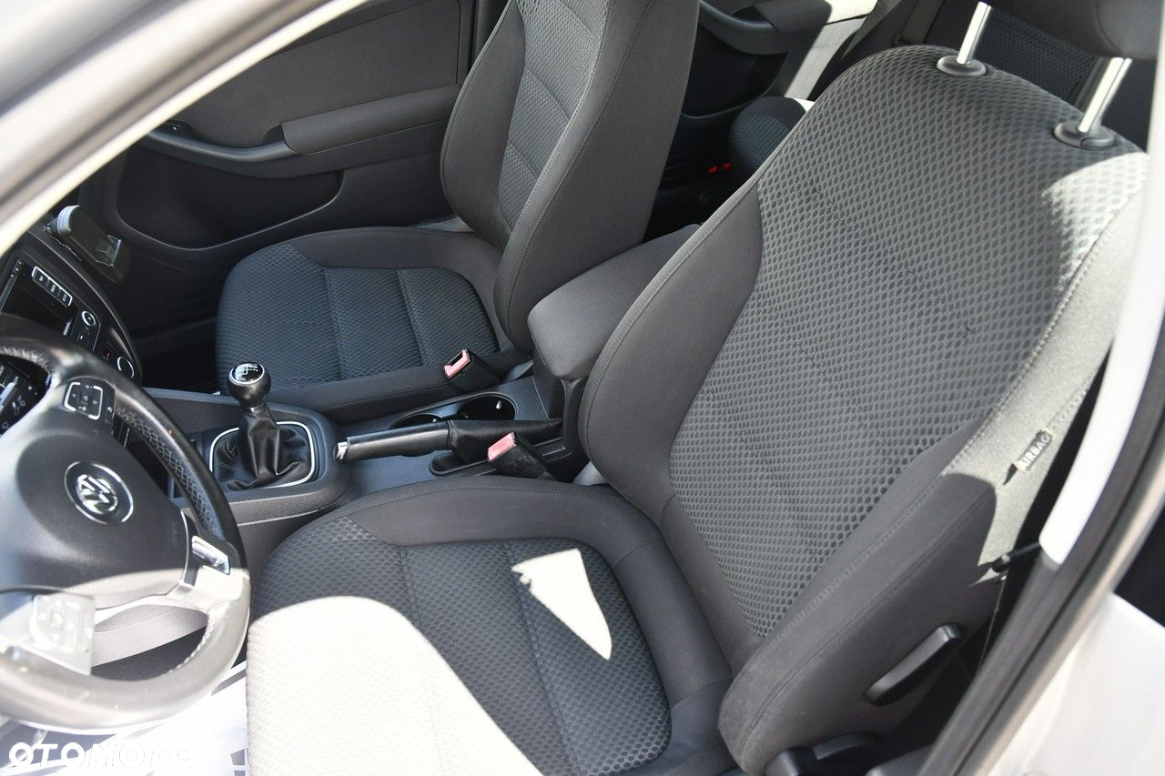 Volkswagen Jetta - 18