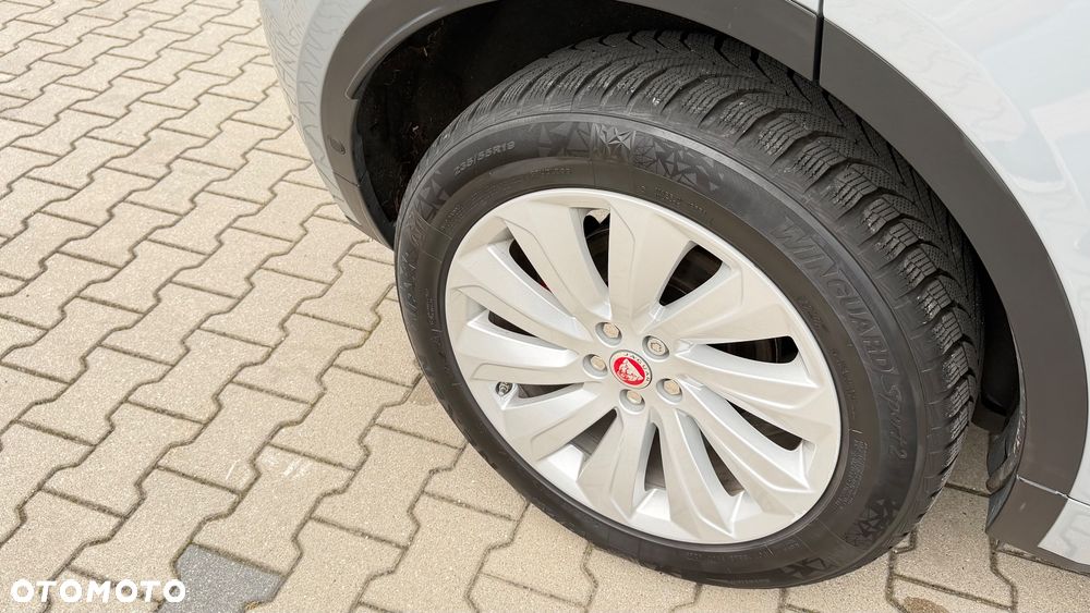 Jaguar E-Pace P250 AWD R-Dynamic - 17