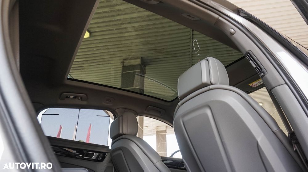 Porsche Cayenne Coupe Tiptronic S Platinum Edition - 31