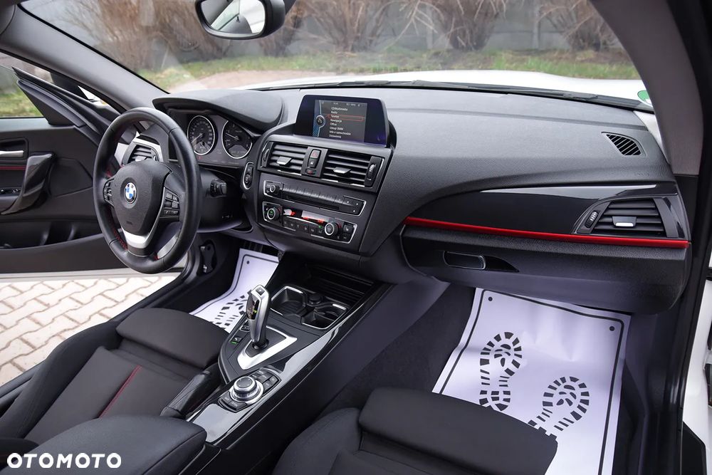 BMW Seria 2 218d Sport Line - 32