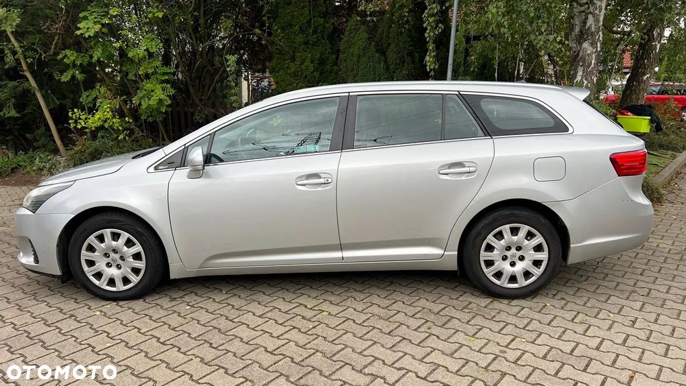 Toyota Avensis 2.0 D-4D Active - 1