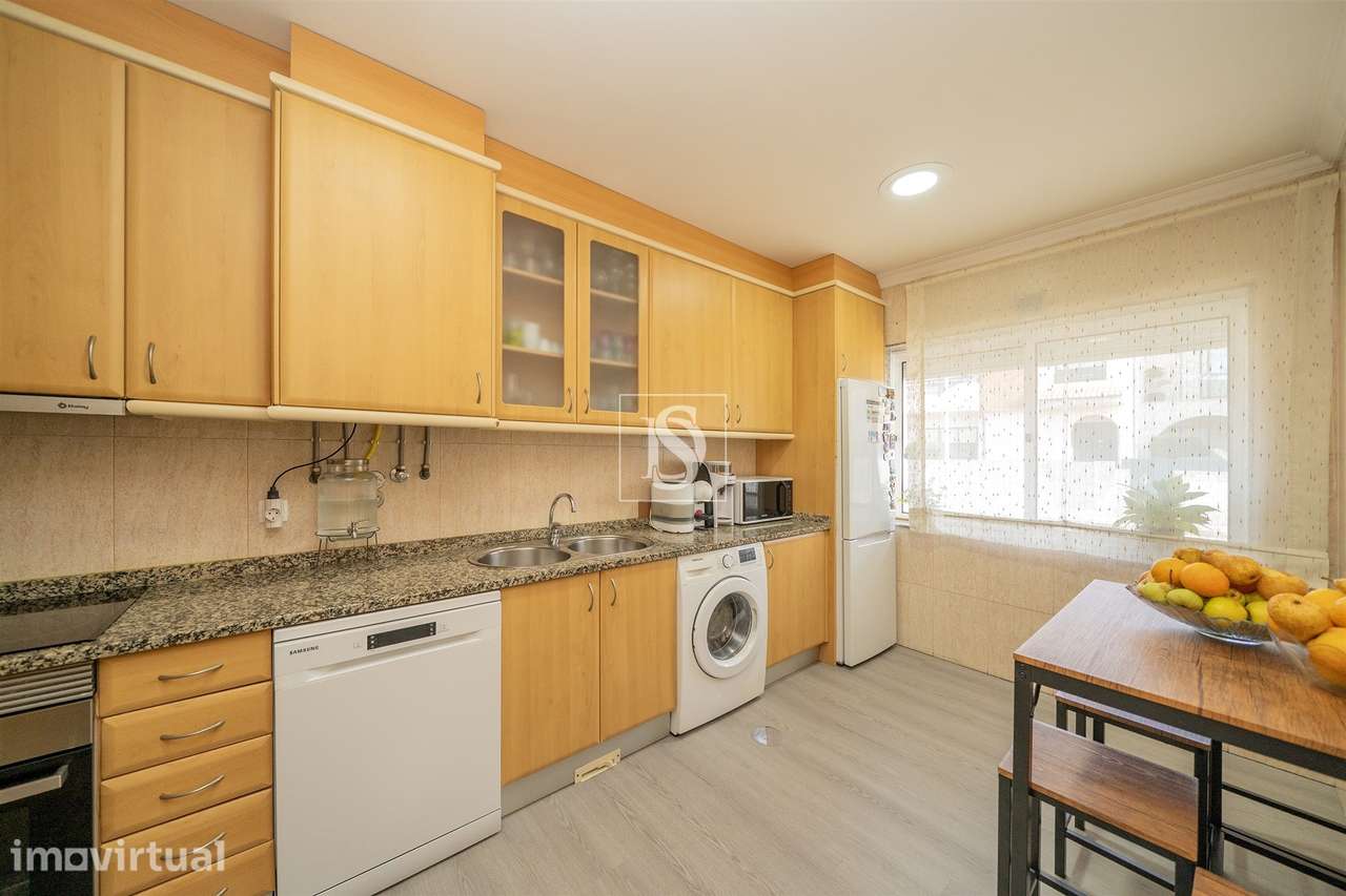 T2+1, Remodelado, com Garagem Fechada, a 1,2 km da Praia — Vila do Con - Grande imagem: 2/48
