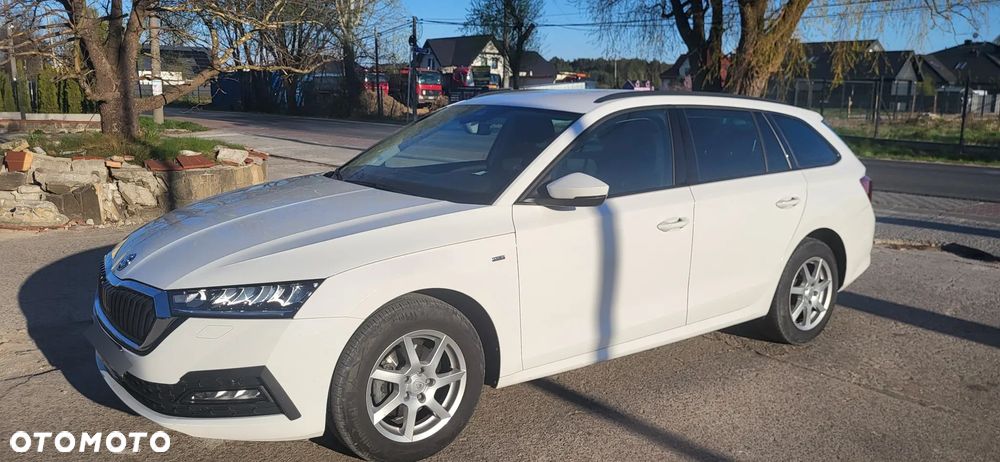 Skoda Octavia 2.0 TDI DSG Clever - 1