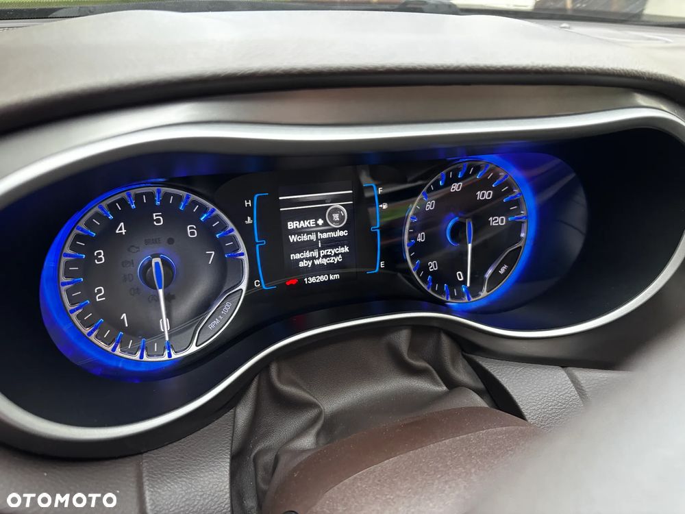 Chrysler Pacifica - 6