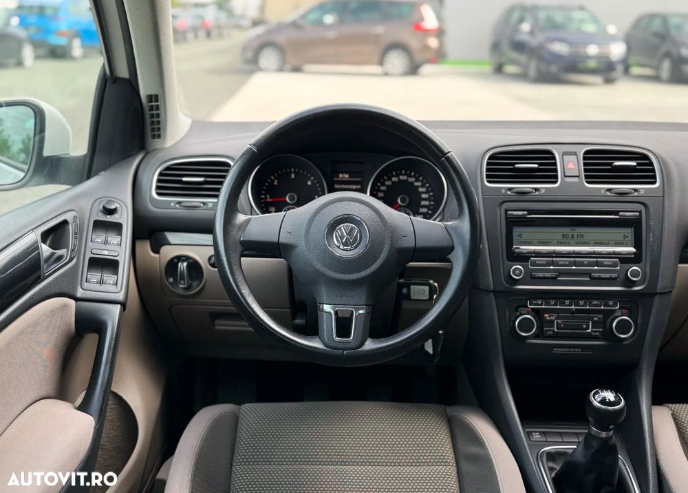 Volkswagen Golf 1.6 TDI DPF BlueMotion Technology move - 8