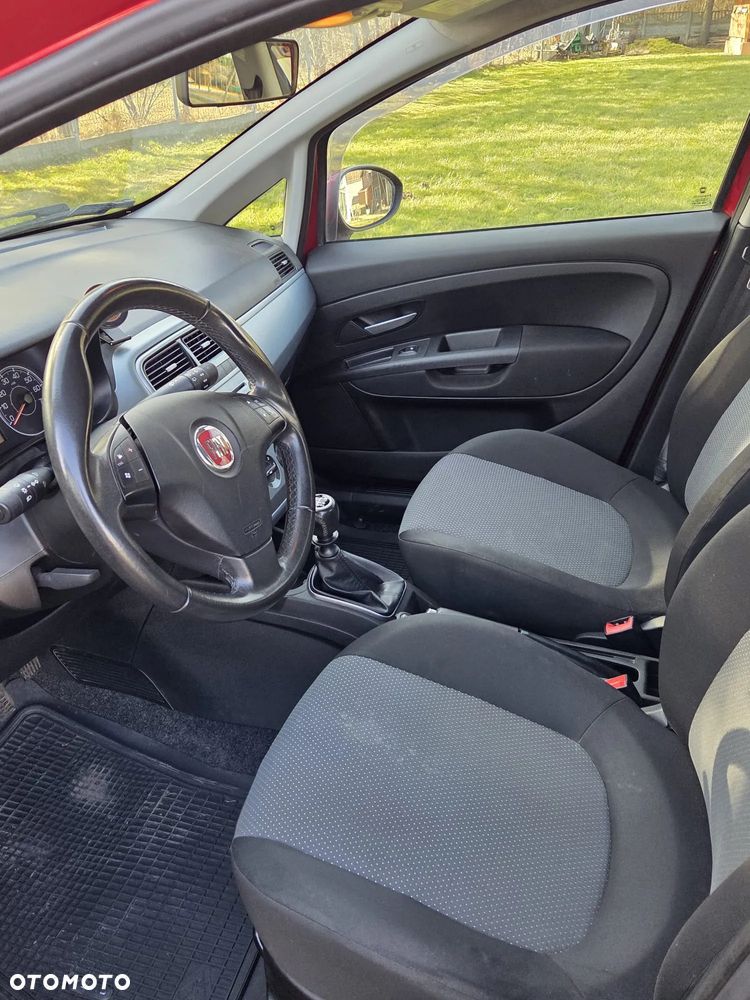 Fiat Grande Punto - 10