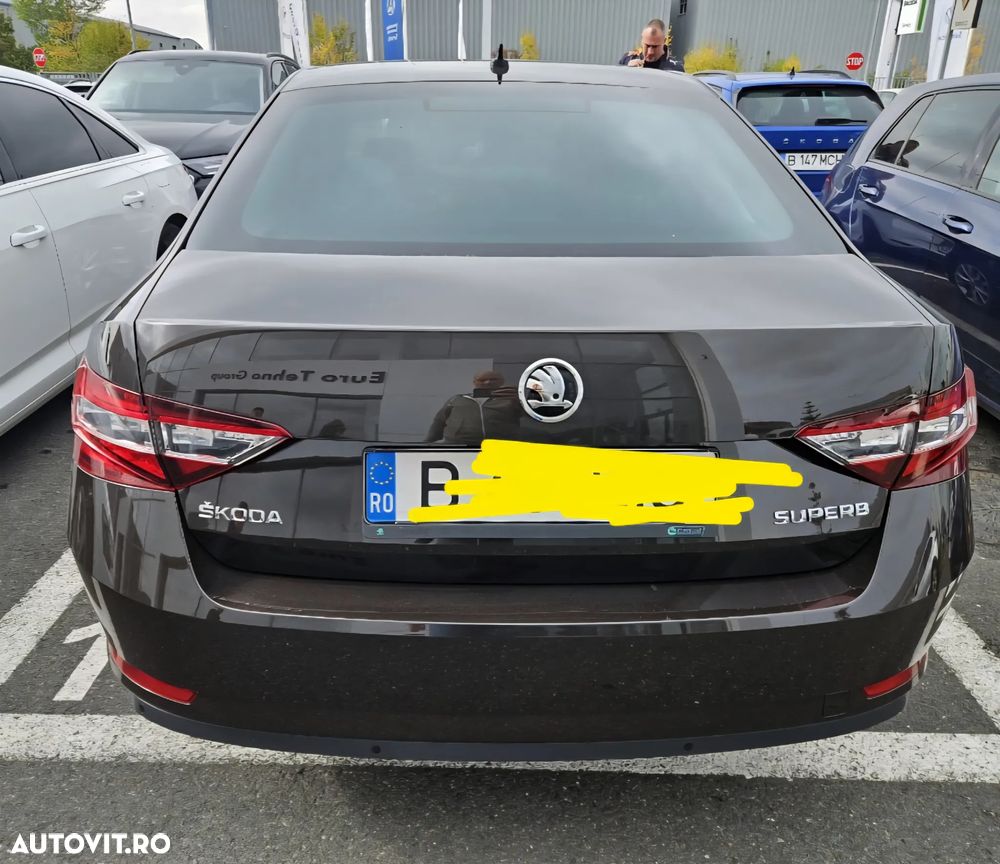 Skoda Superb 2.0 TDI DSG Style - 4