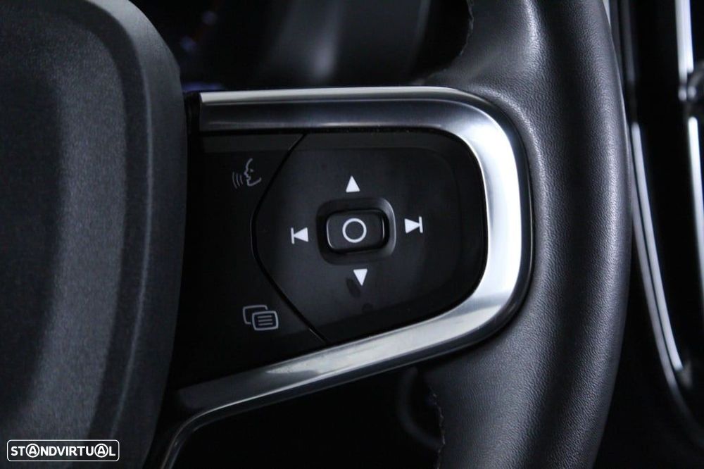 Volvo XC 40 1.5 T2 Plus Dark Auto - 23