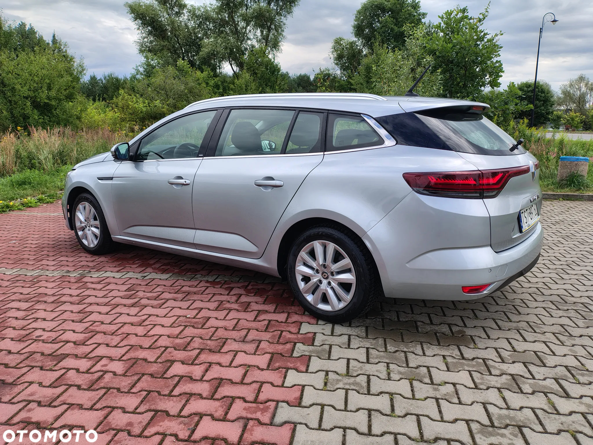Renault Megane 1.5 Blue dCi Intens - 9
