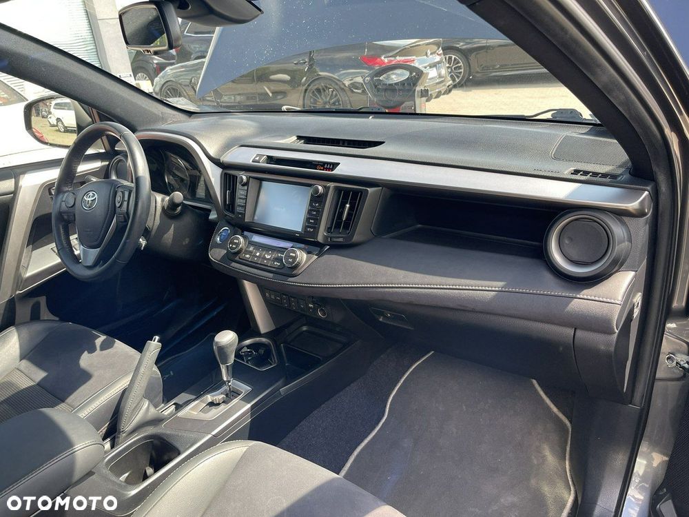 Toyota RAV4 - 10