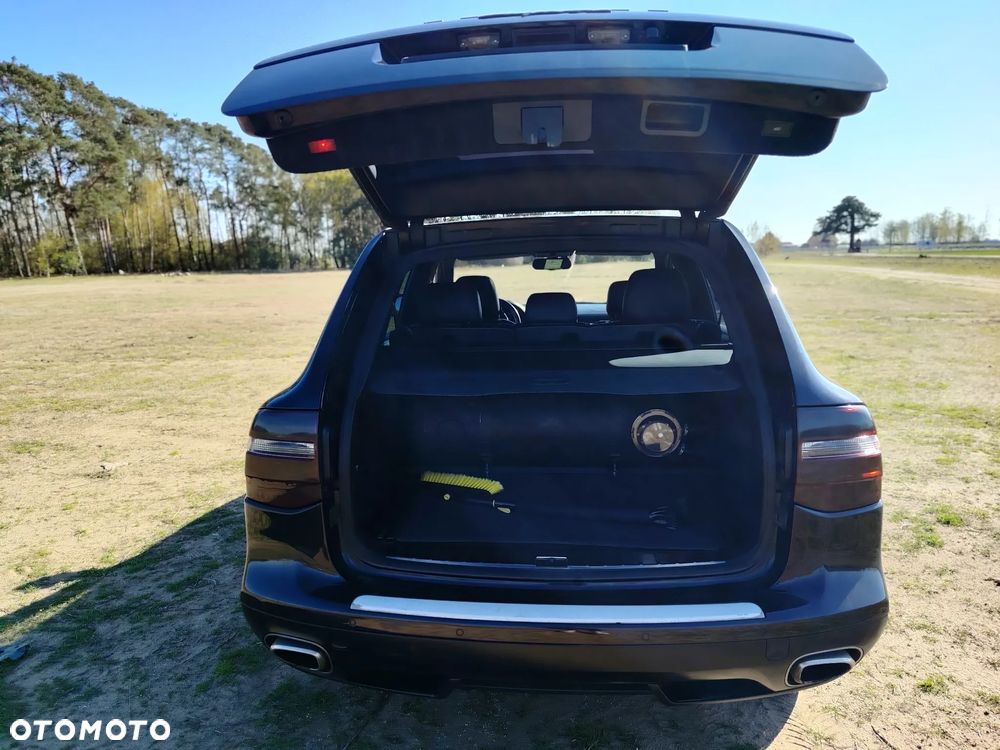 Porsche Cayenne - 10