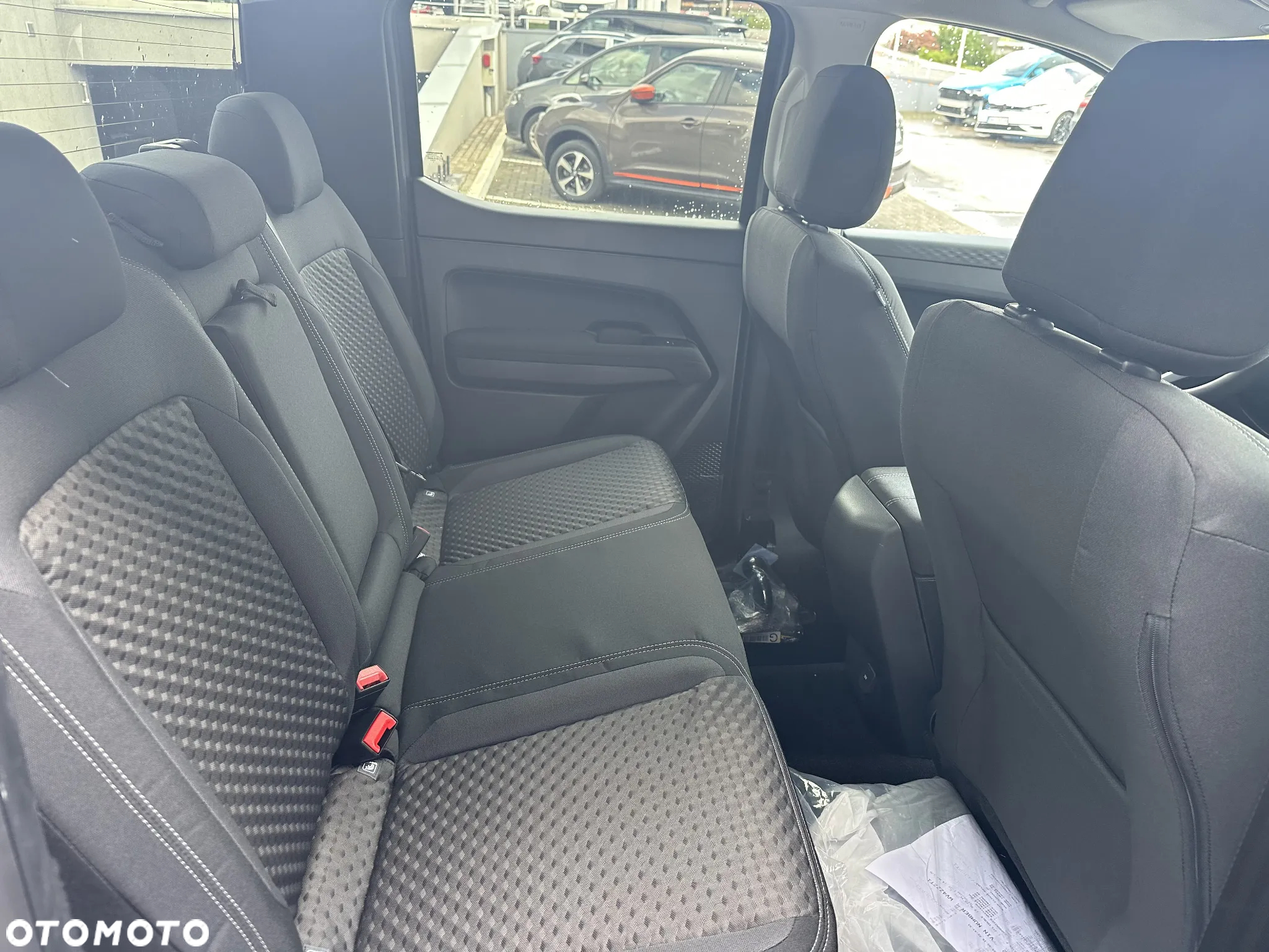 Volkswagen Amarok 2.0 TDI 4Mot Life - 9