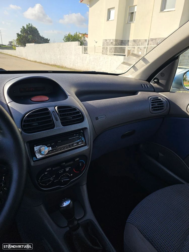 Peugeot 206 1.1 Color Line - 10