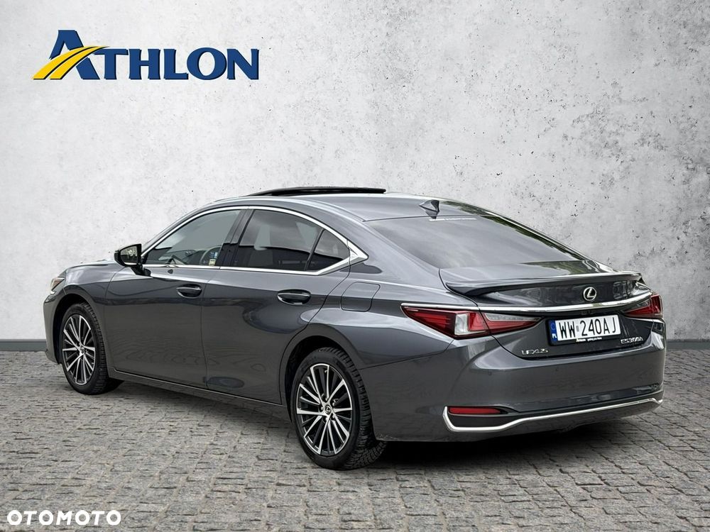 Lexus ES 300h Business Edition - 3