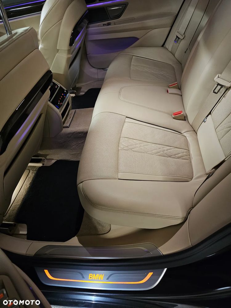 BMW Seria 7 750d xDrive - 35