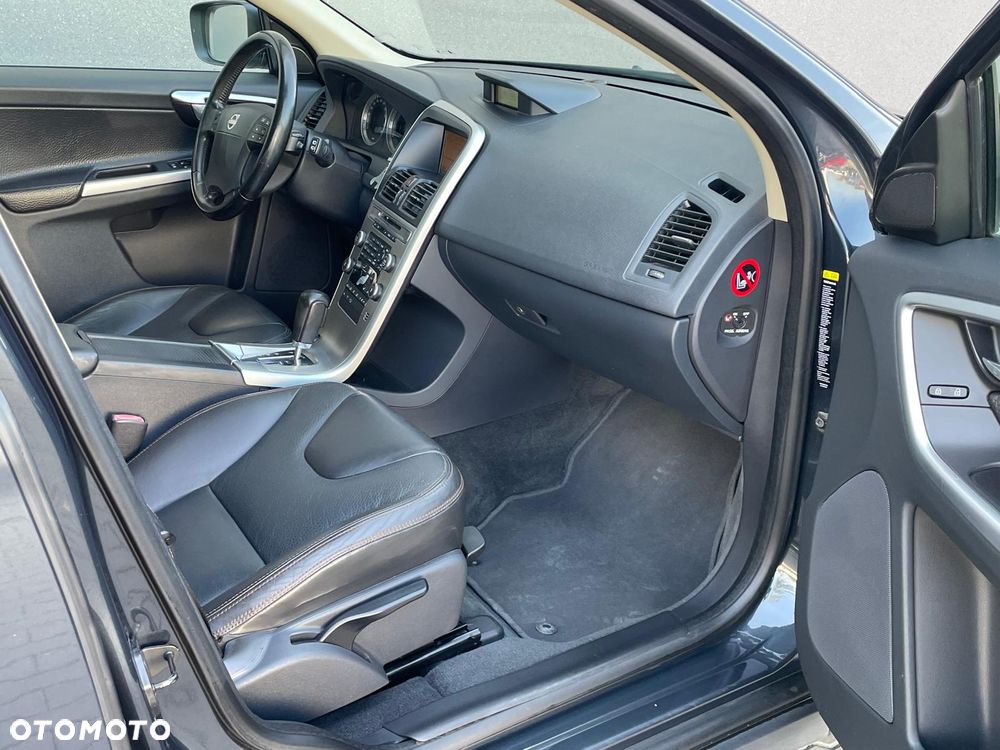 Volvo XC 60 D5 AWD Summum - 17