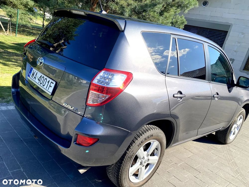 Toyota RAV4 2.2 D-CAT Premium - 11