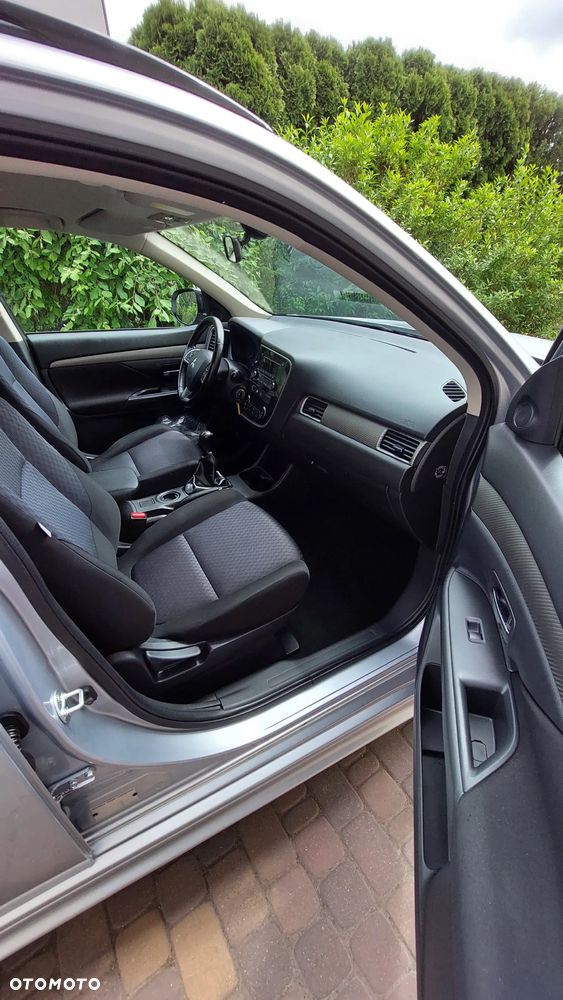 Mitsubishi Outlander 2.0 2WD Invite - 13