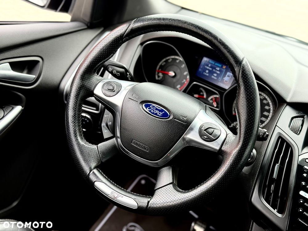Ford Focus 2.0 EcoBoost ST mit Leder-Sport-Paket - 31