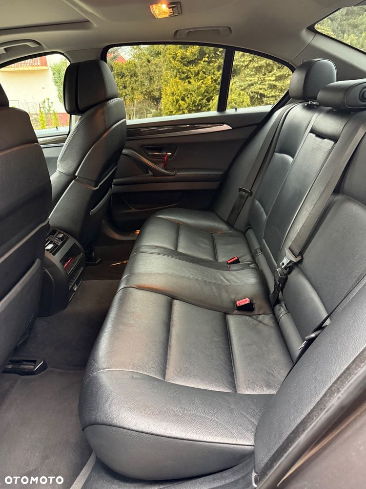 BMW Seria 5 520d - 25