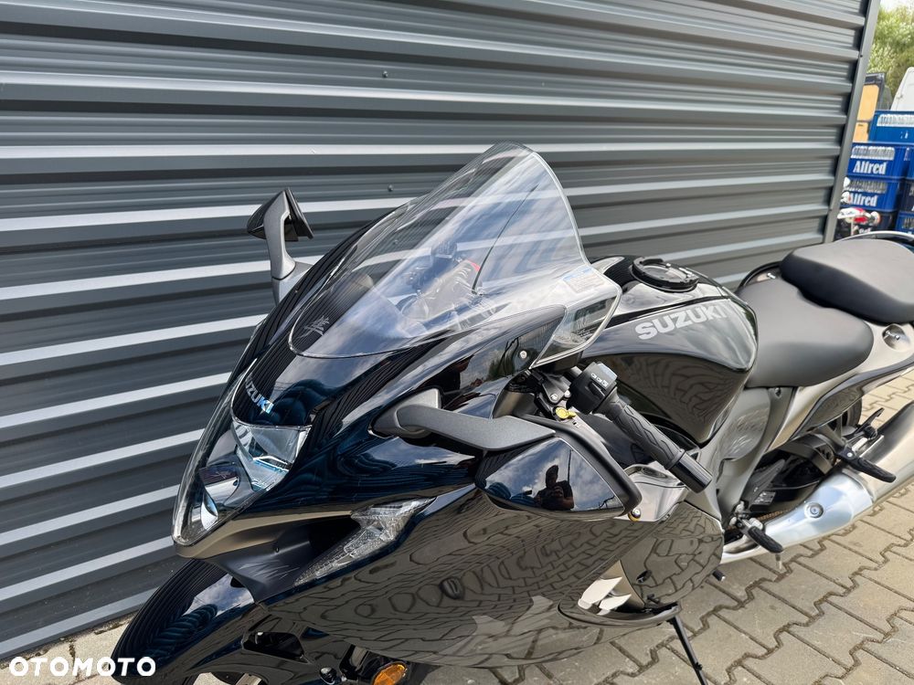 Suzuki GSX - 8