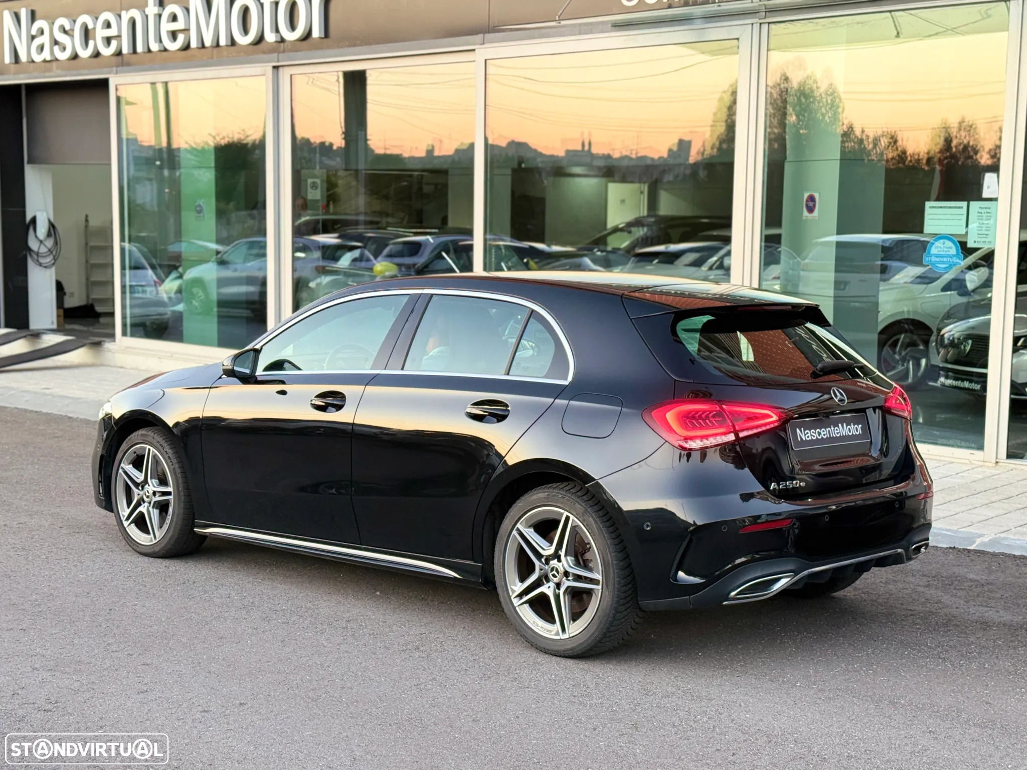 Mercedes-Benz A 250 e 8G-DCT AMG Line - 12