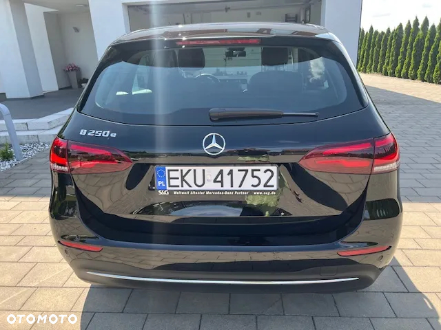 Mercedes-Benz Klasa B 250 e PHEV 8G-DCT - 4