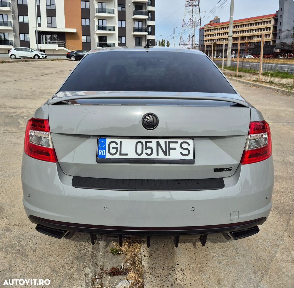 Skoda Octavia 2.0 TSI RS - 11