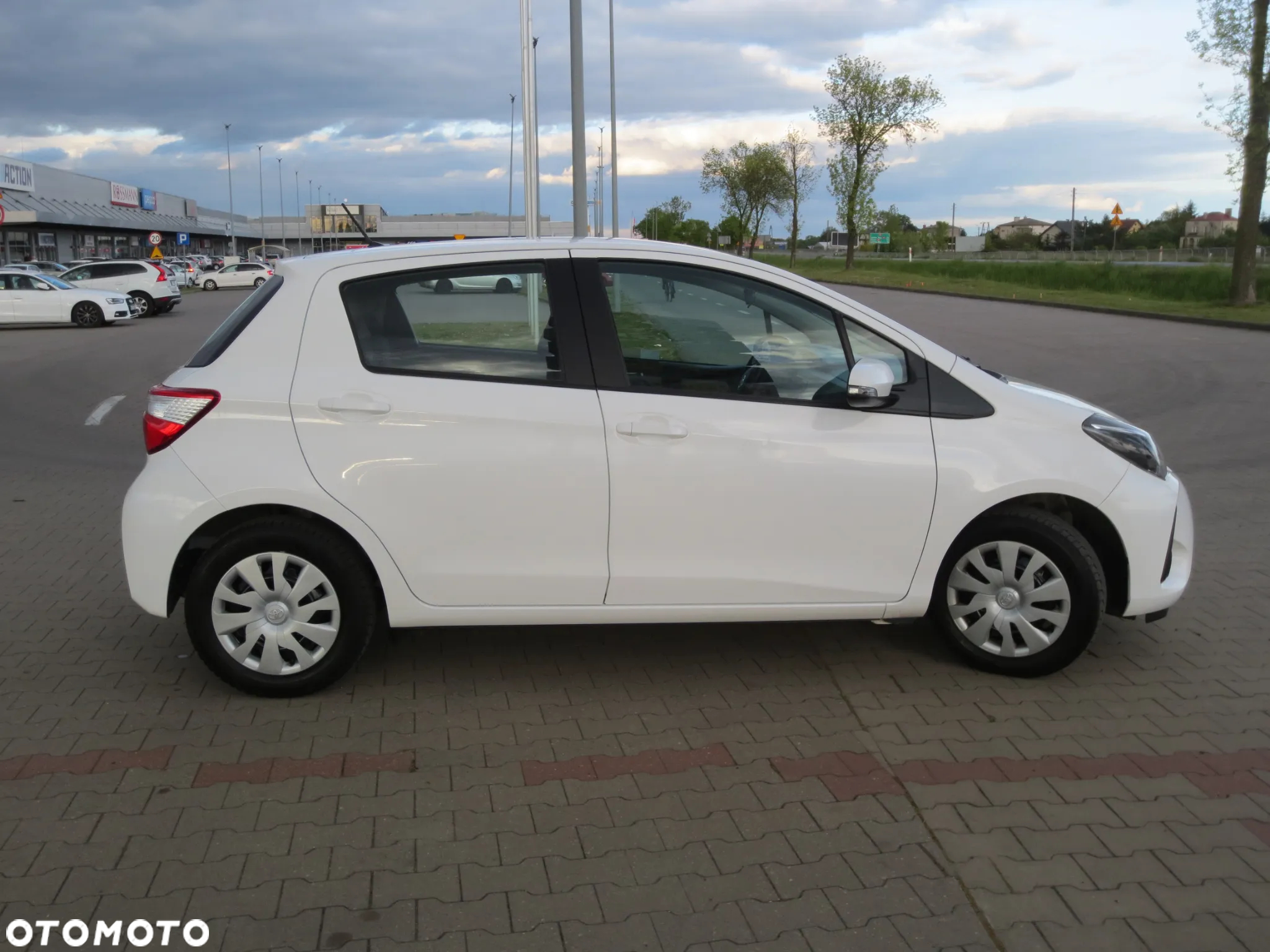 Toyota Yaris - 4