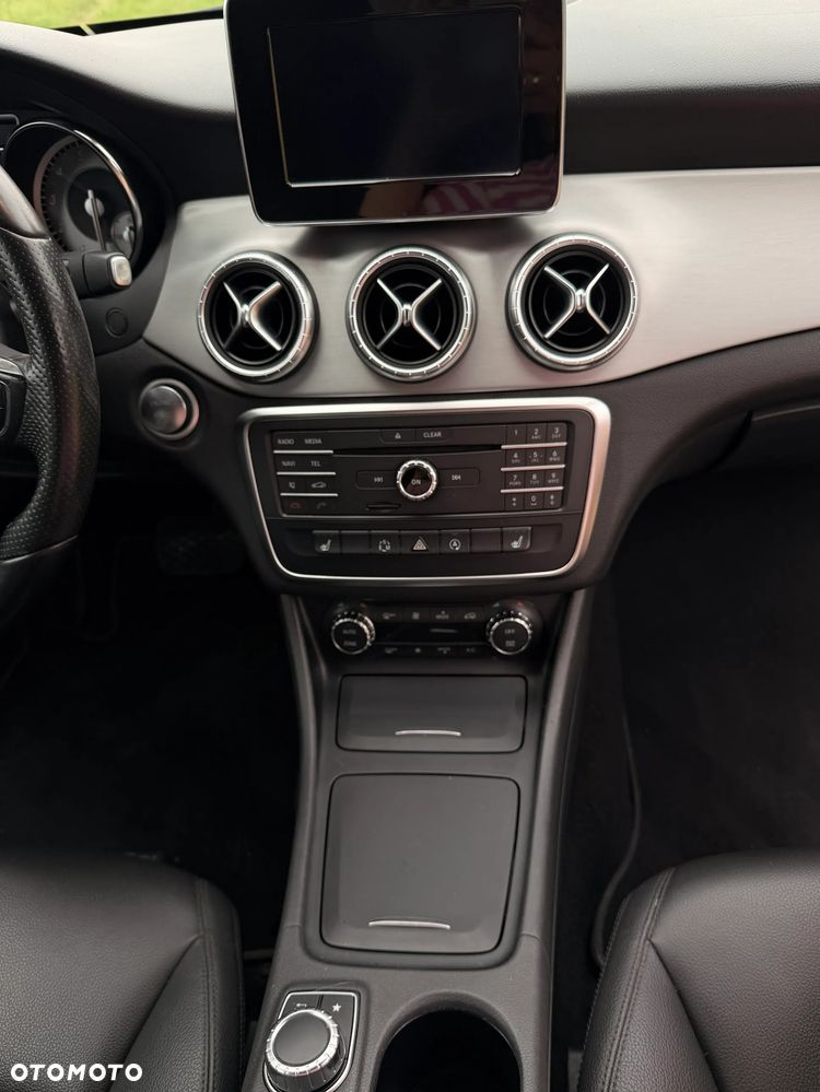Mercedes-Benz CLA 250 4Matic 7G-DCT AMG Line - 5