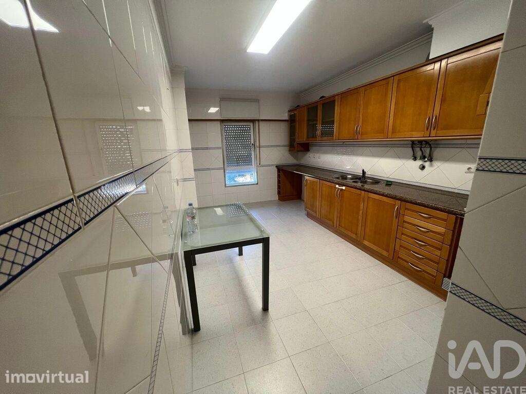 Apartamento T2 em Queluz e Belas de 85 m2 - Grande imagem: 2/12
