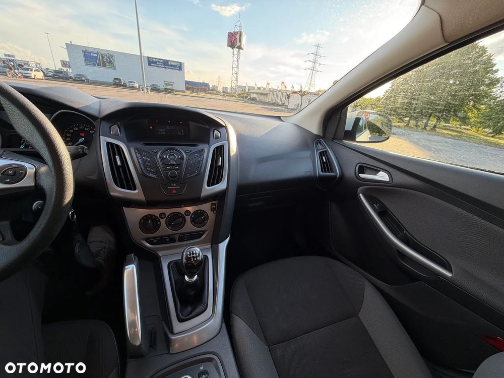 Ford Focus - 37