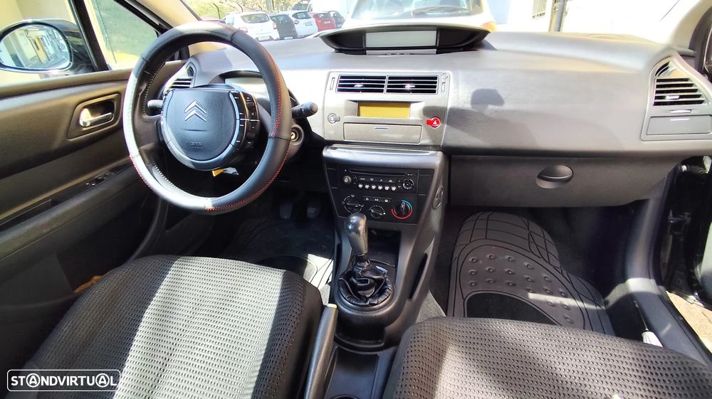 Citroën C4 1.6 HDi 110 VTR - 8